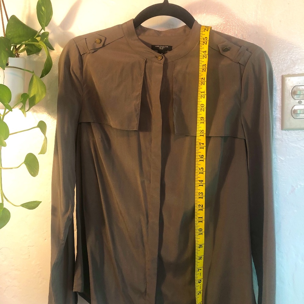 ANN TAYLOR Silk blouse